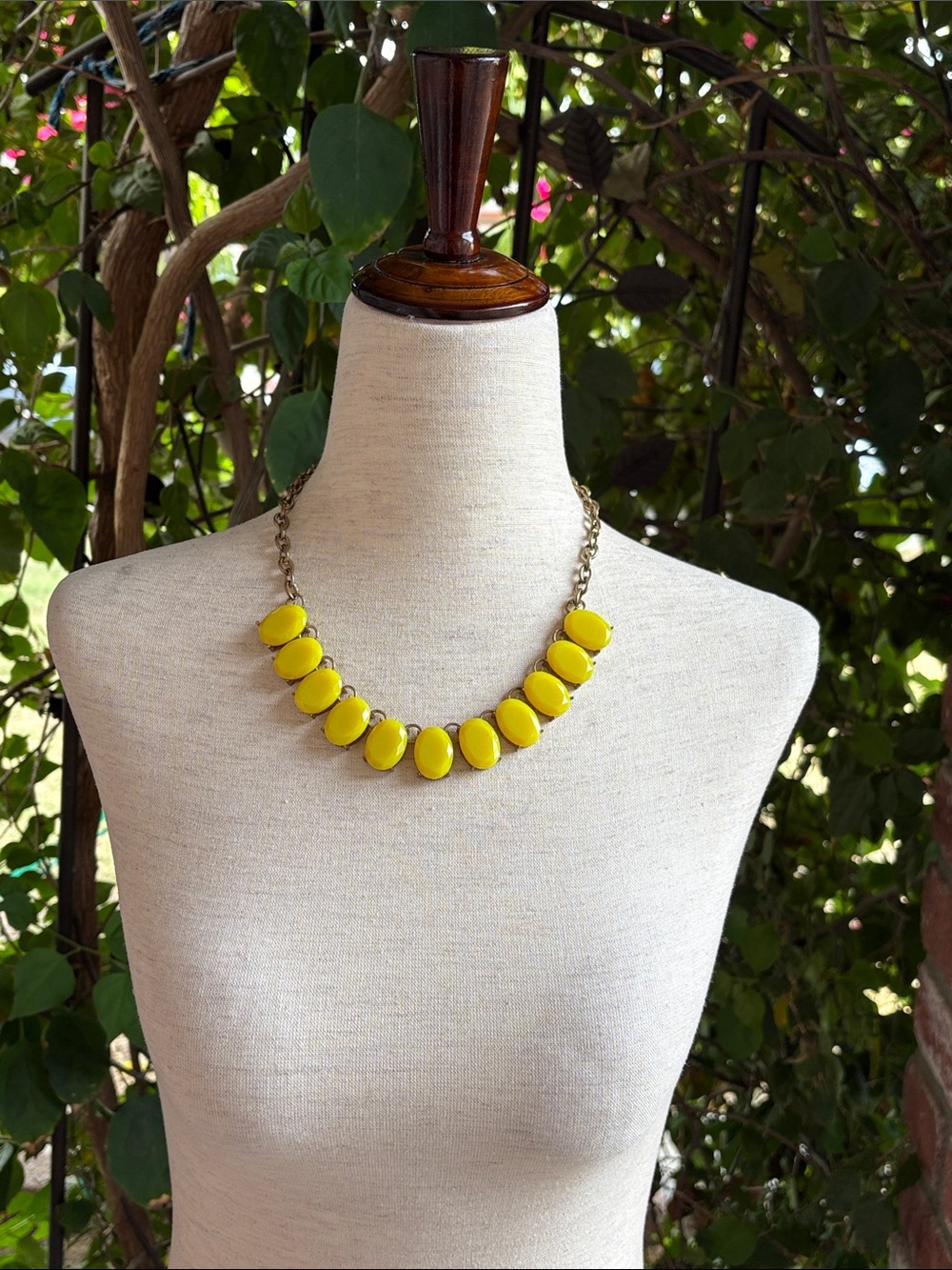 Yellow Mellow🌼🐝 Midi Oval Statement Necklace